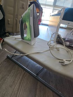 Black + Decker iron box+ ironing board