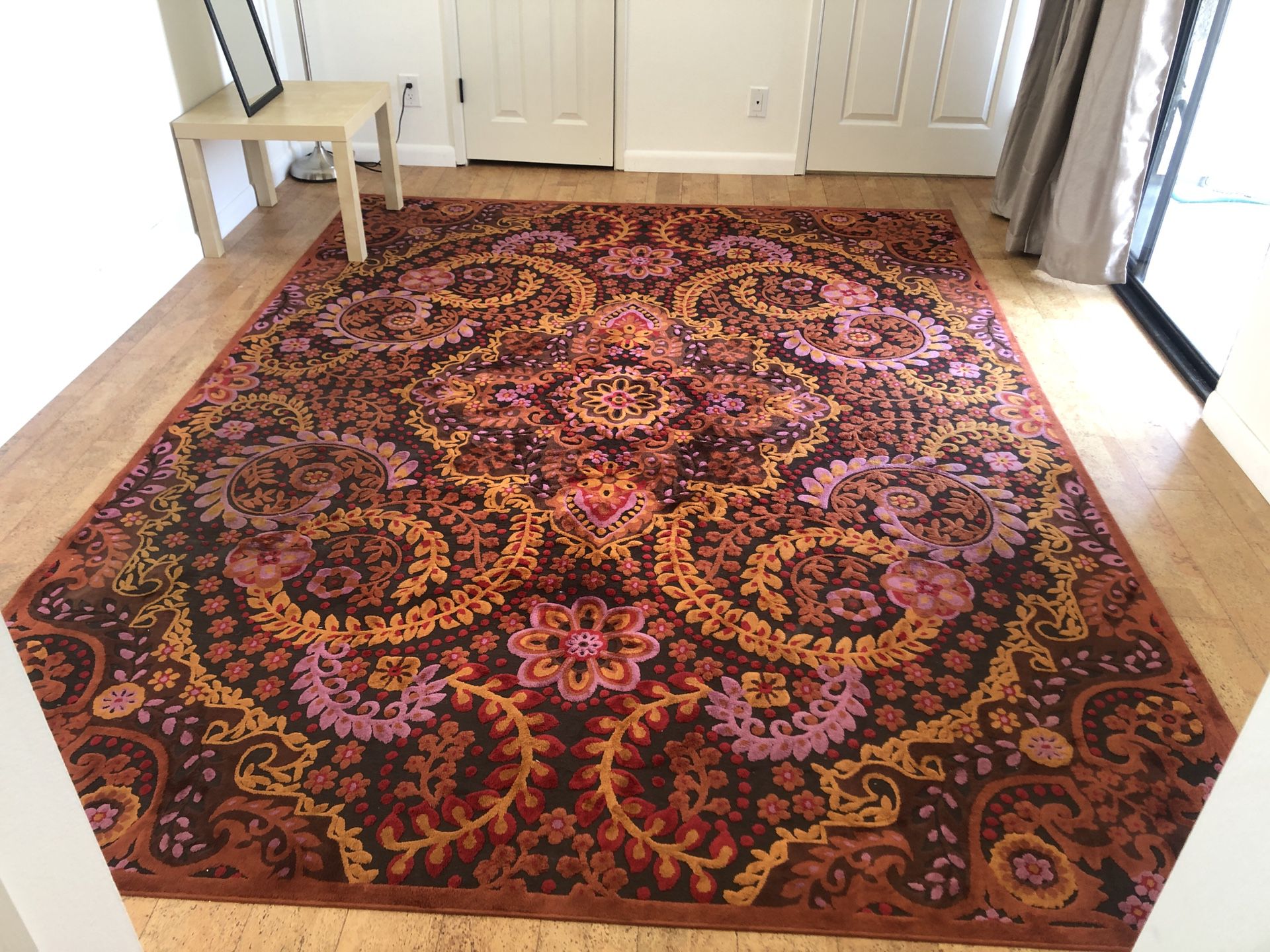 Colorful 7.5 x 10’ Rug - Great Condition!