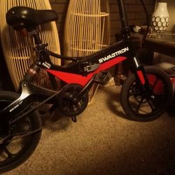 SWAGTRON EB-5 E-Bike