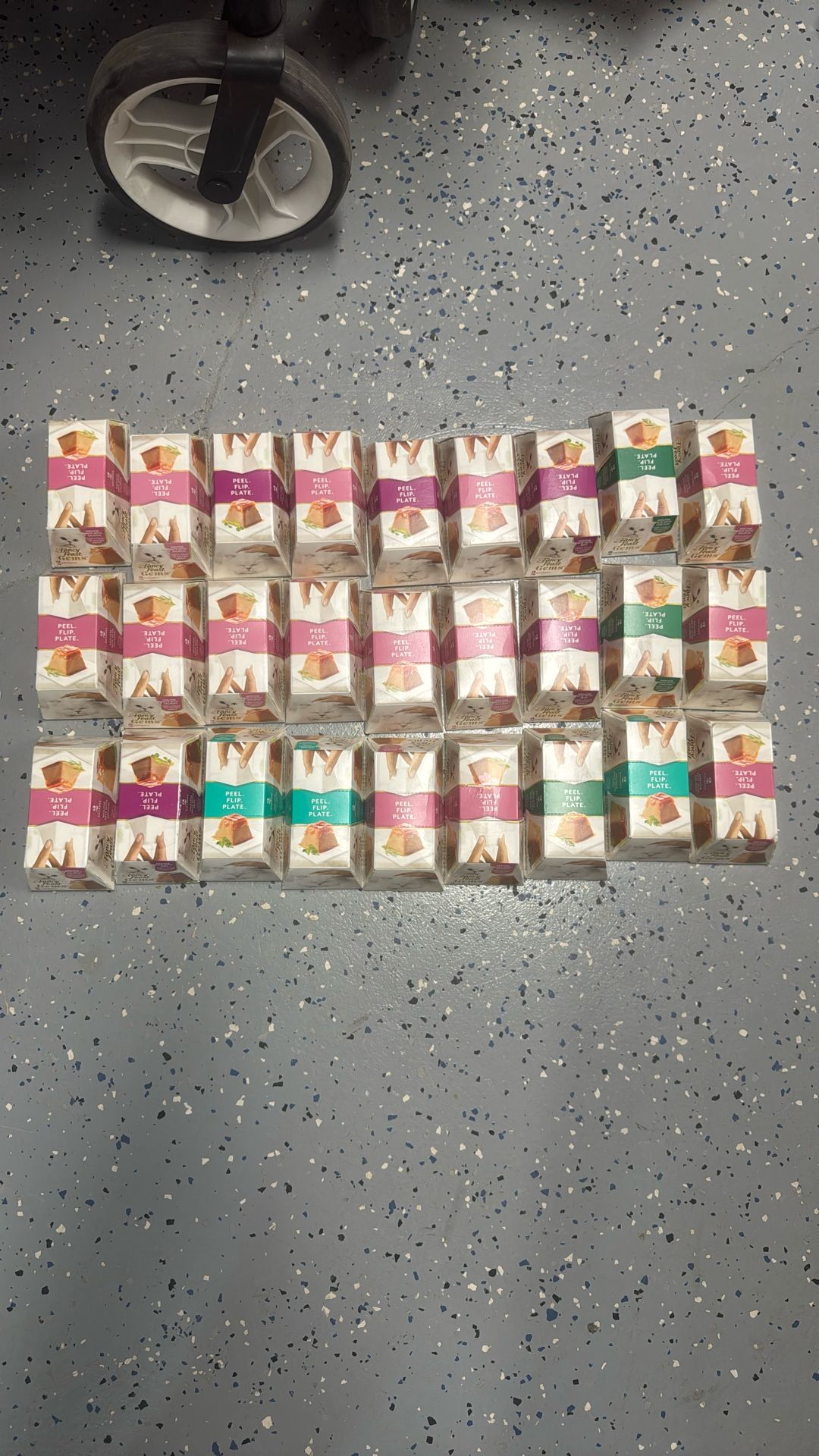 Fancy feast cat food