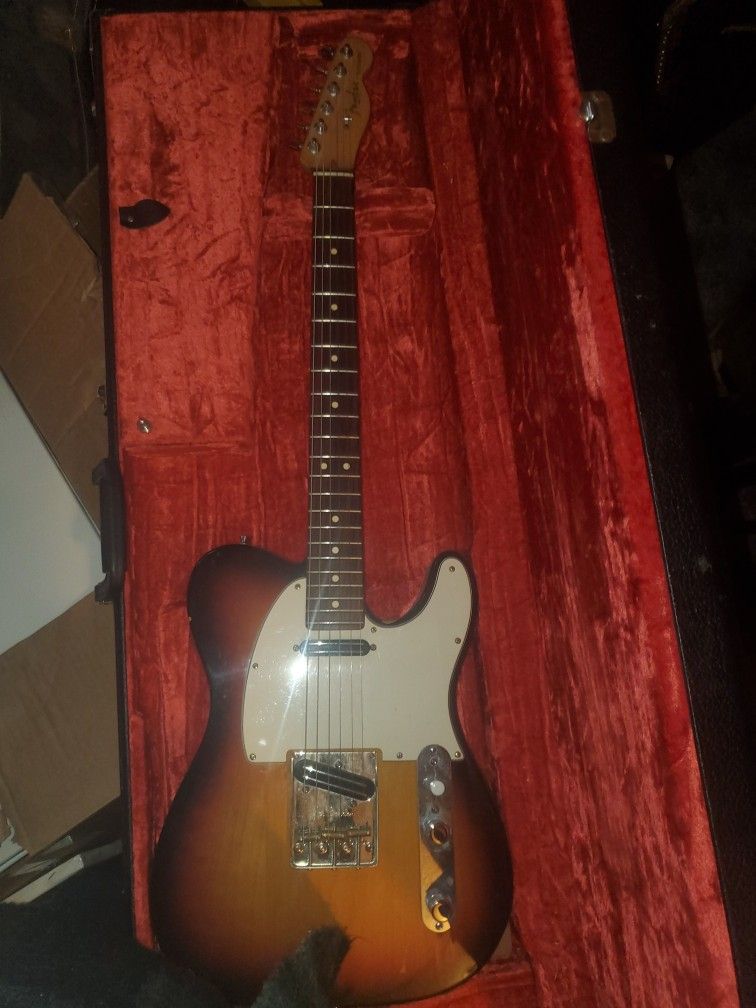 FENDER TELECASTER ELECTRIC GUITAR