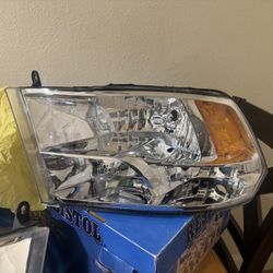 2013-2018 does ram headlight 