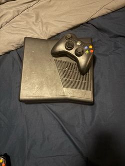 Xbox 360 Console with Controller
