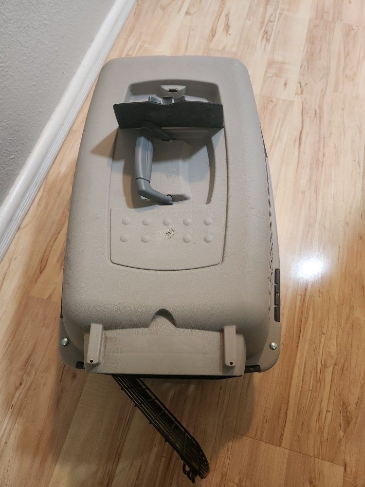 "RE-READ" 22" X 15" X 12" Pet Carrier 