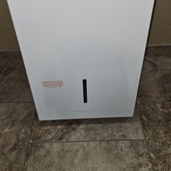 HOME DEHUMIDIFIER 49.93 PINT CAPACITY