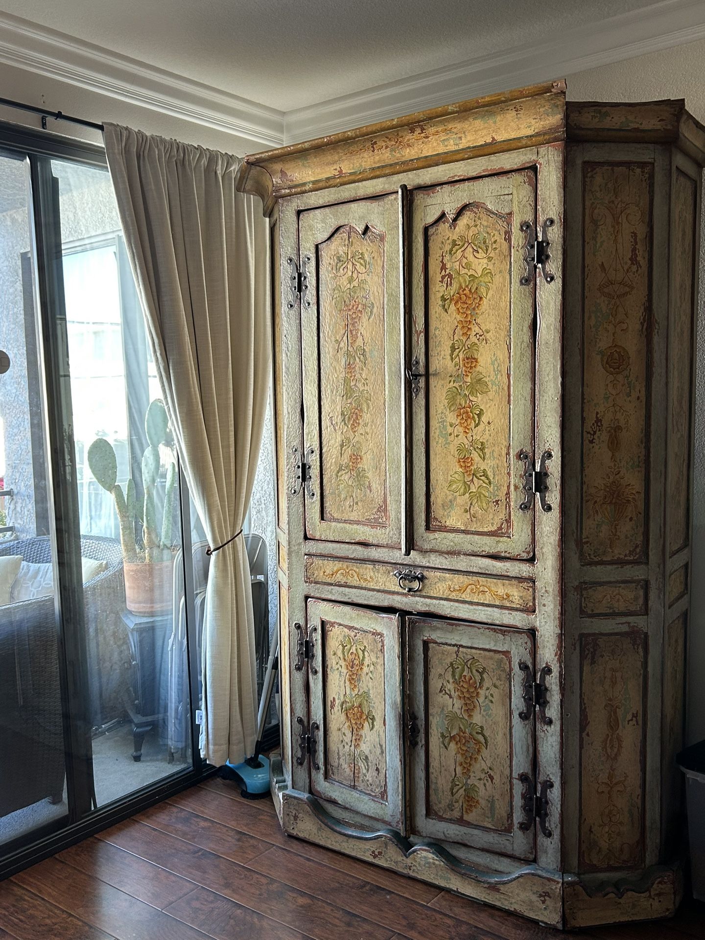 Armoire