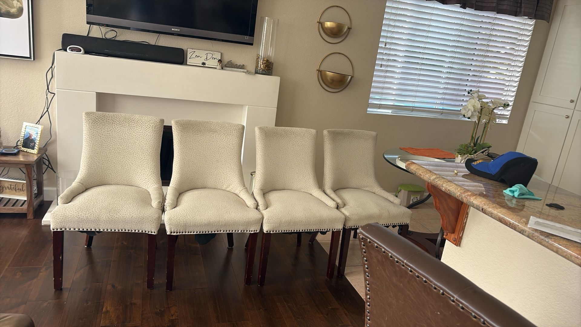4 Dining chairs
