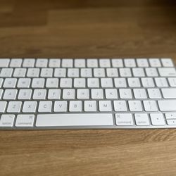 Apple Magic Keyboard 2, (Wireless) Silver