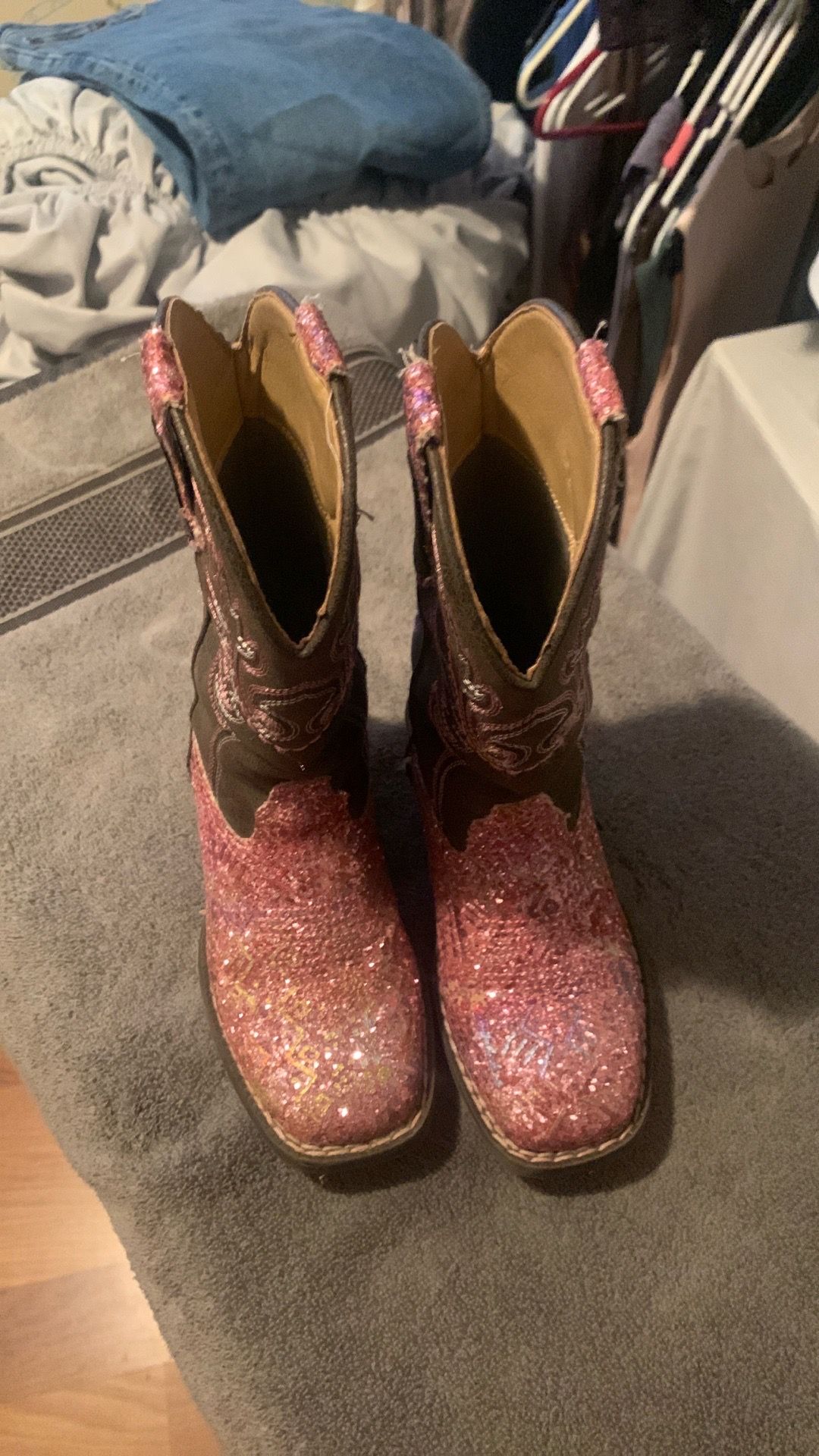 Kids shoes