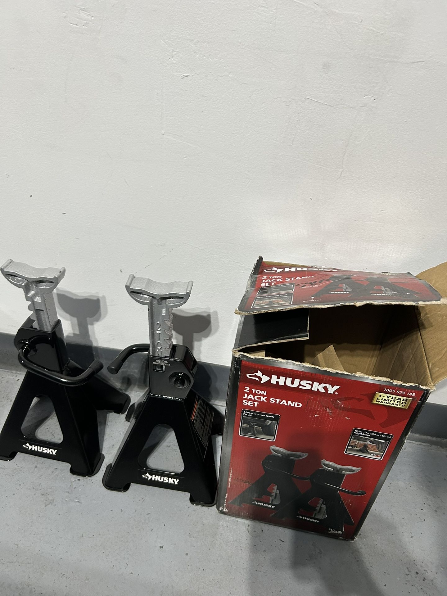 NEW - Set of 2 tom jack stands 