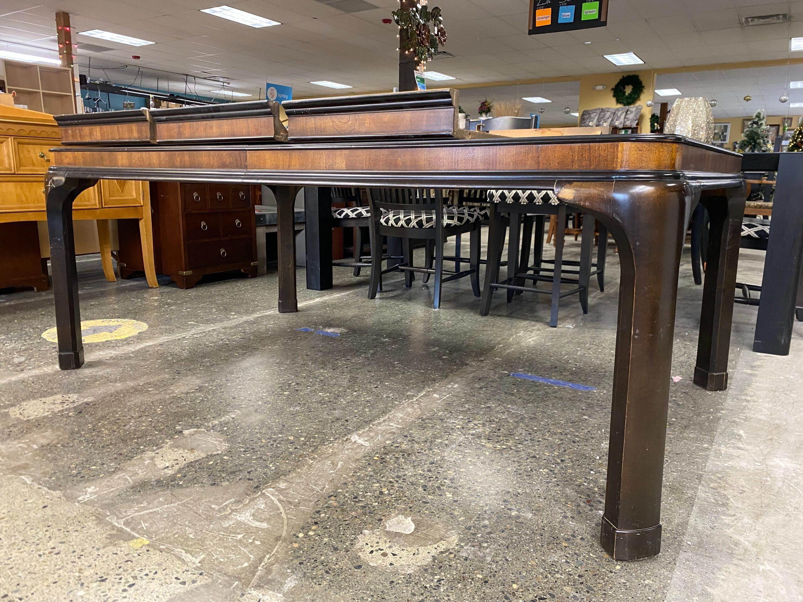 DREXEL HERITAGE Vintage Solid Wood Dining Table w/ 3 Leaves