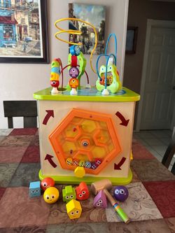 HAPE: COUNTRY CRITTERS 5 SIDED WOODEN PLAY CUBE