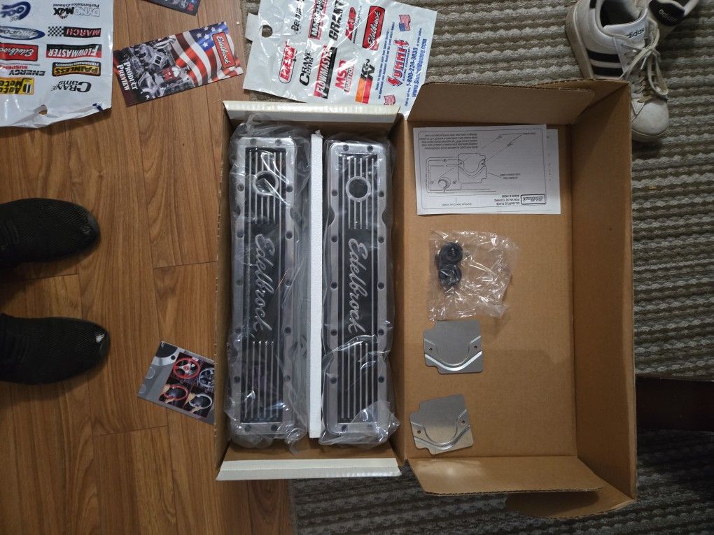 Edelbrock Valve Covers. Tall. 