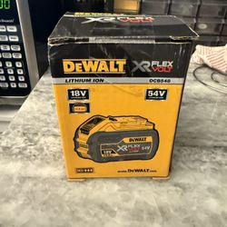 Brand Dewalt 54 Volt 12 AH