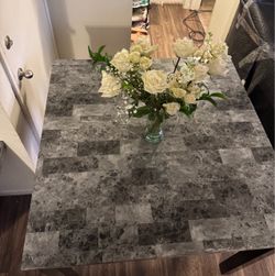 Dining table used USED used perfect conditions