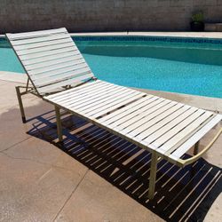 Outdoor Chase Lounge