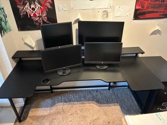 PC GAMING DESK