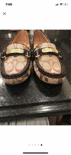 Coach Flat