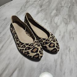 Womans Flats Size 8.5