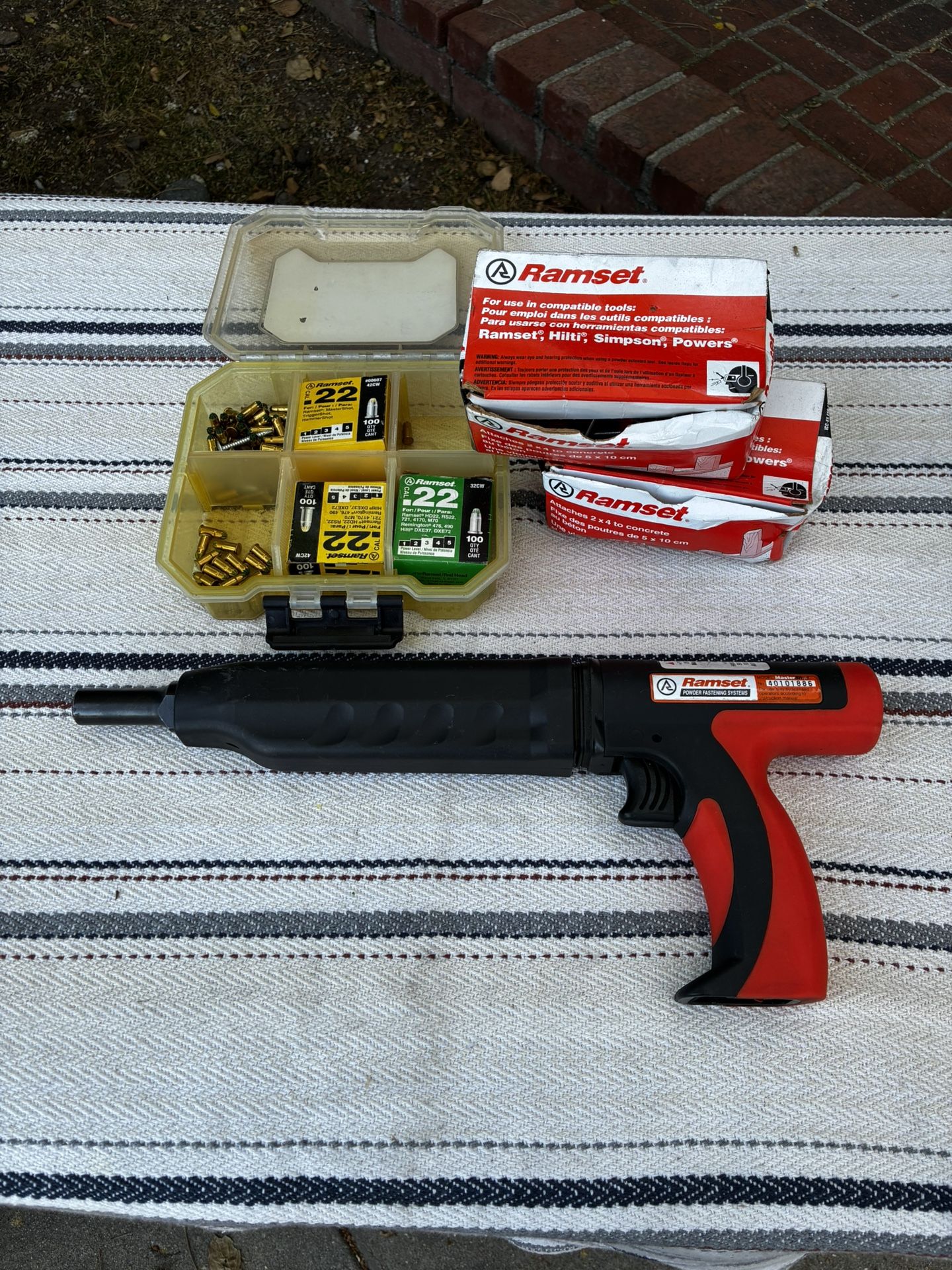 MasterShot 0.22 Caliber Powder Actuated Tool (PAT) With Nails And Shots
