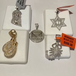 VVS1 Moissanite Pendants
