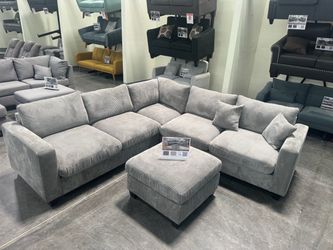 Brand new sectional‼️