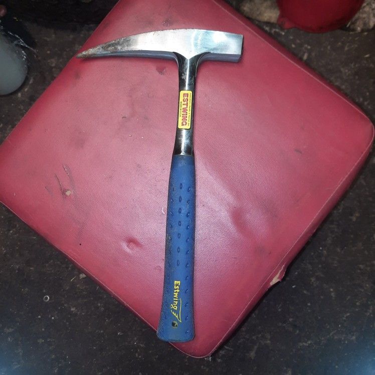 Estwing 22 Oz Rock Pick - Geological Hammer With Shock Reduction Grip