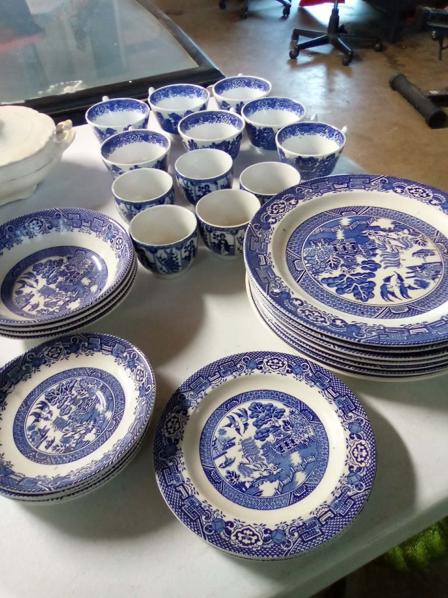 Antique Vintage Glass Set England Blue Willow & Sons