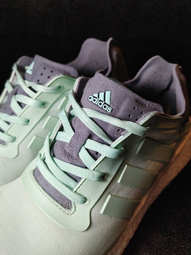 Womens Adidas Size 9