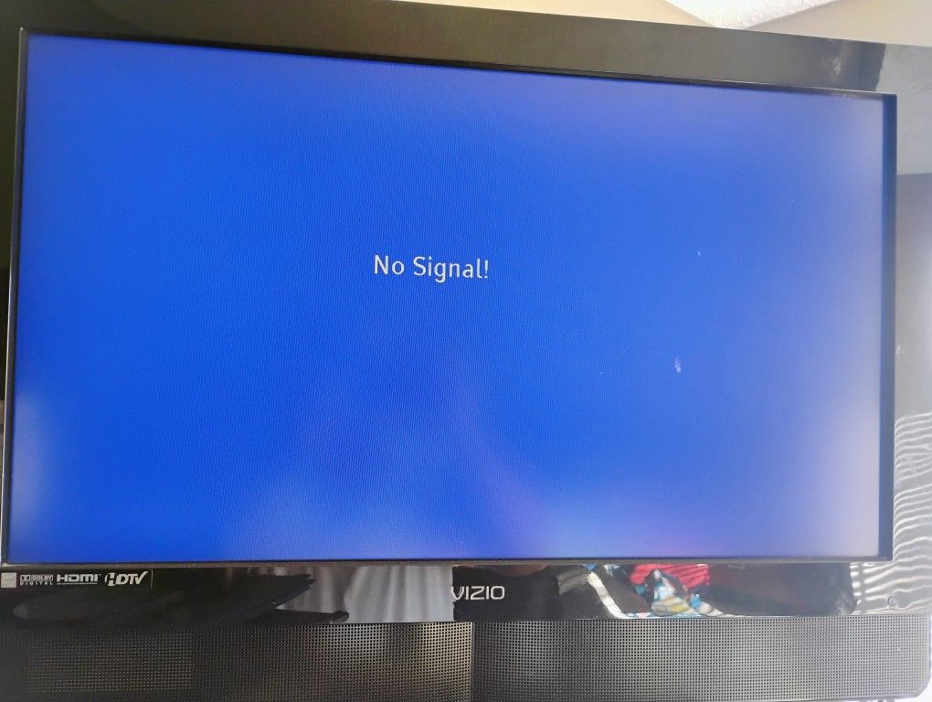 Vizio TV 32 Inches With Remote