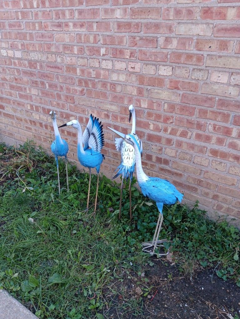 34" Set Of Four Pieces Metal Outdoor Patio Figurines Decor Garden