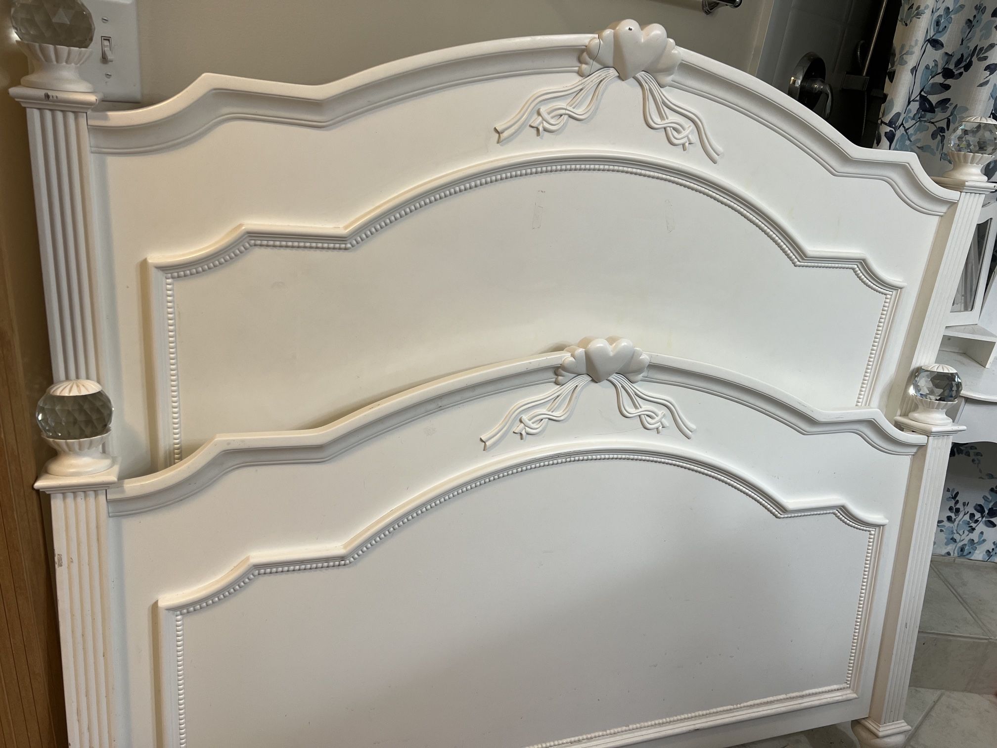 Bed frame For Girl Full Size