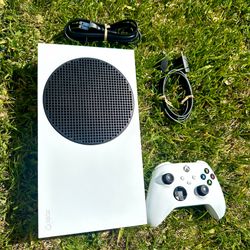 1tb Xbox Series S In excellent condition