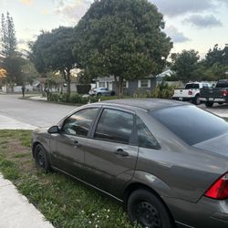 2005 Ford Focus 1,000