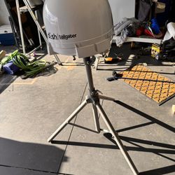 Tail Gater RV Portable Dish With Tripod