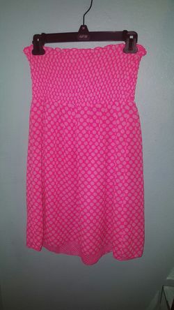 Pink summer halter dress..size med..Great condition!