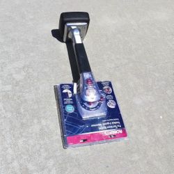 Carpet Knee Kicker Roberts