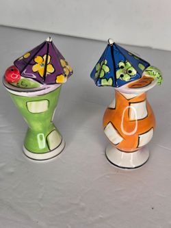 Clay Art Tropical Cocktail Salt and Pepper Shakers Tiki Bar Drinks Umbrella Set