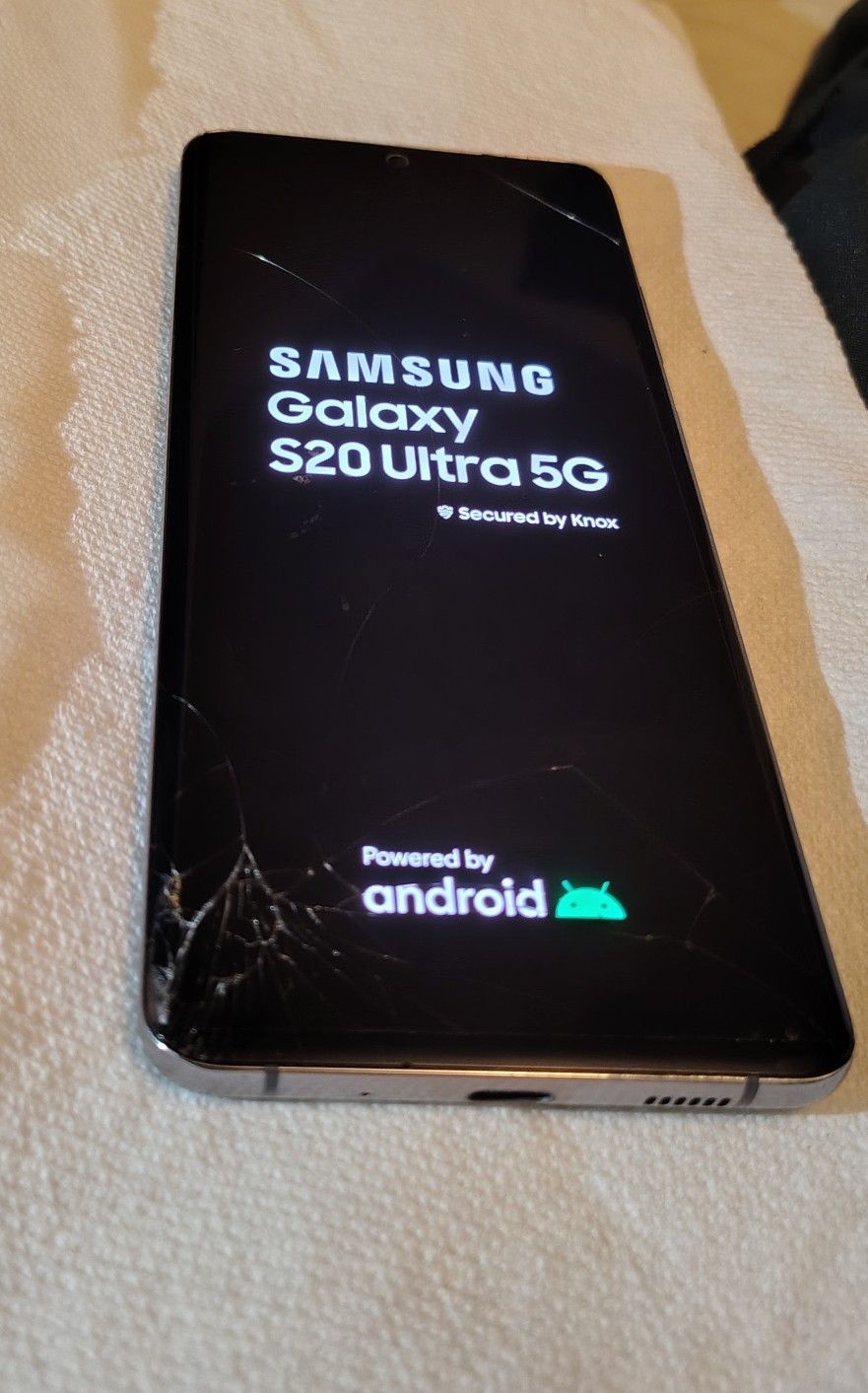 Samsung Galaxy S20 Ultra 5G Unlocked Any Network, has cracks on GLASS ONLY LCD NOT DAMAGED has Hydrogel film on screen to protect to stop it cracking
