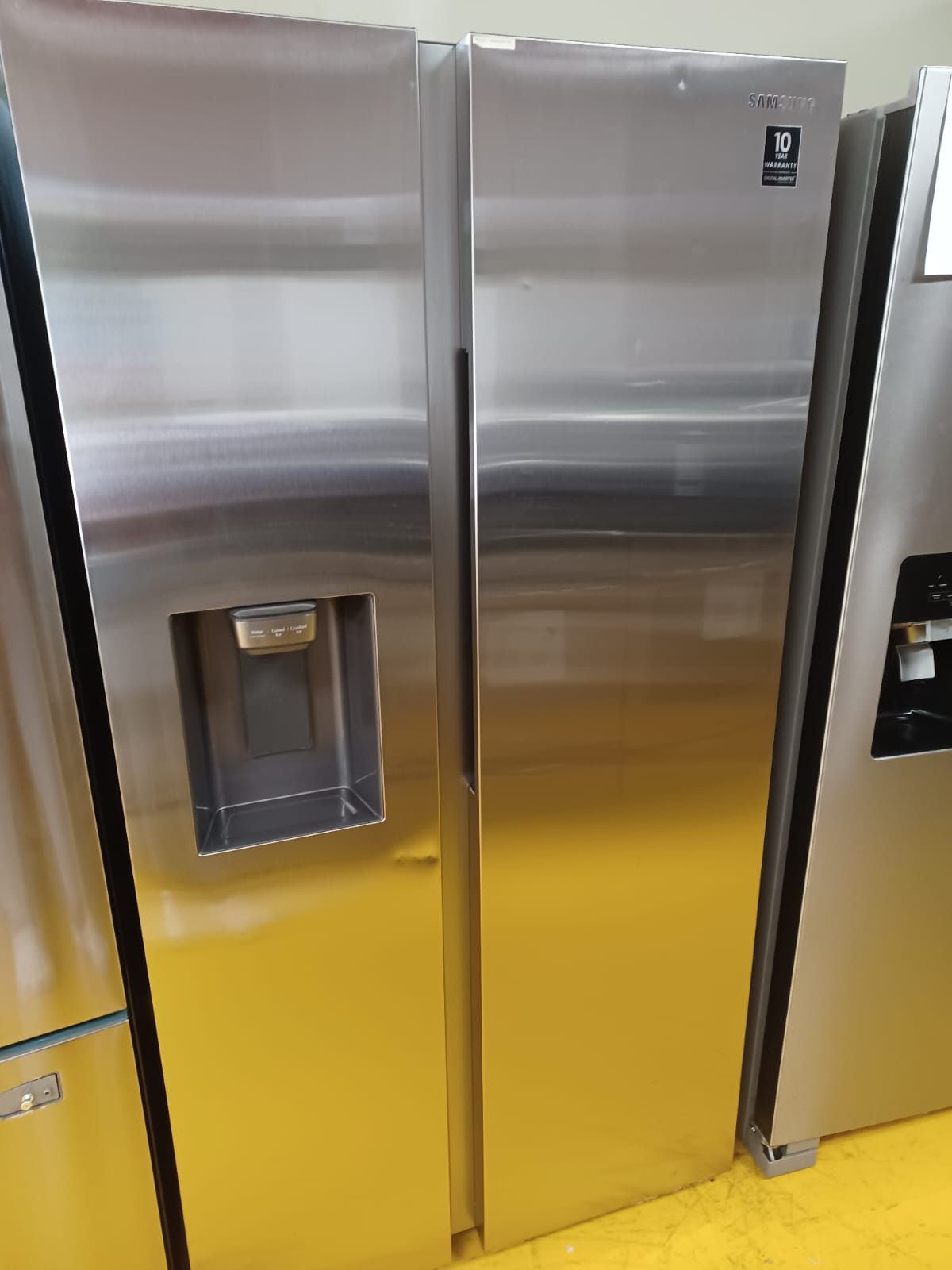BRAND NEW SAMSUNG STAINLESS STEEL SIDE BY SIDE REFRIGERATOR 