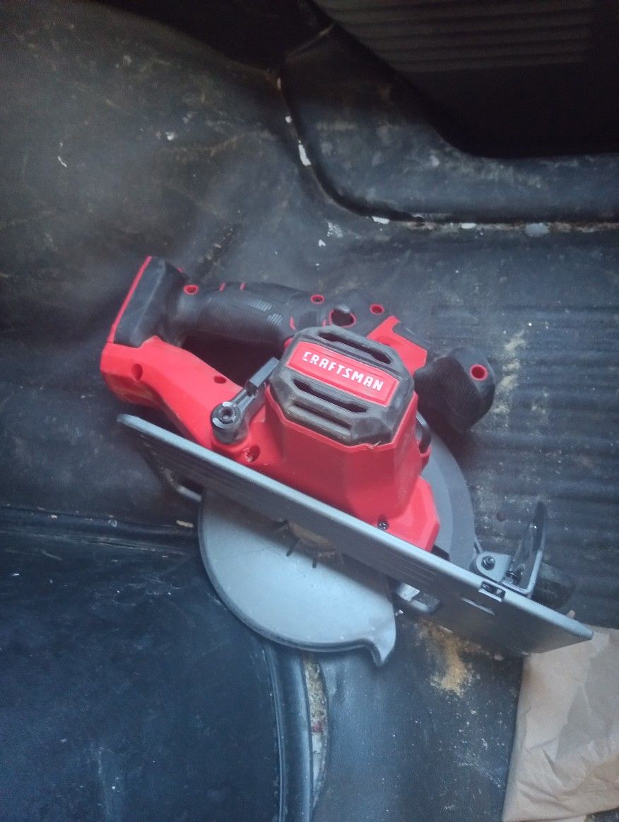 Circular Saw Craftsman And Battery + Charger