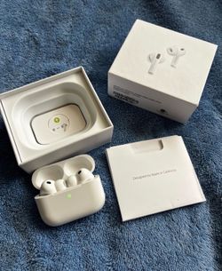 Airpoddss pro 2 (TAKING BEST OFFER )