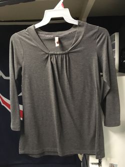 Gray women’s shirt