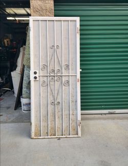 SCREEN DOOR
