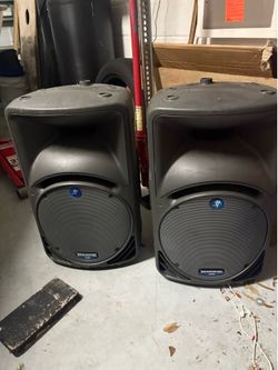 Mackie C300 Passive Speakers