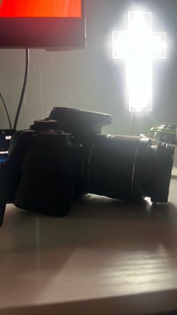 Canon T7 (no battery)