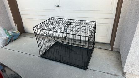 Large dog kennel almost new