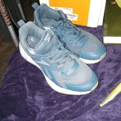 Mens Reeboks Blue & White Size 8.5