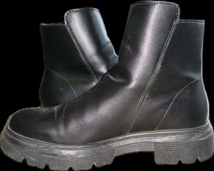 Andrea ankle boots woman size 7.5