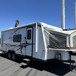 USED 2014 FOREST RIVER RV ROCKWOOD ROO ROCKWOOD ROO 233S
